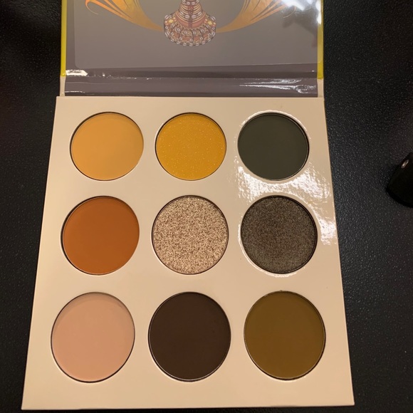 Juvia's Place Other - Juvia’s Place Nomad Eyeshadow Palette